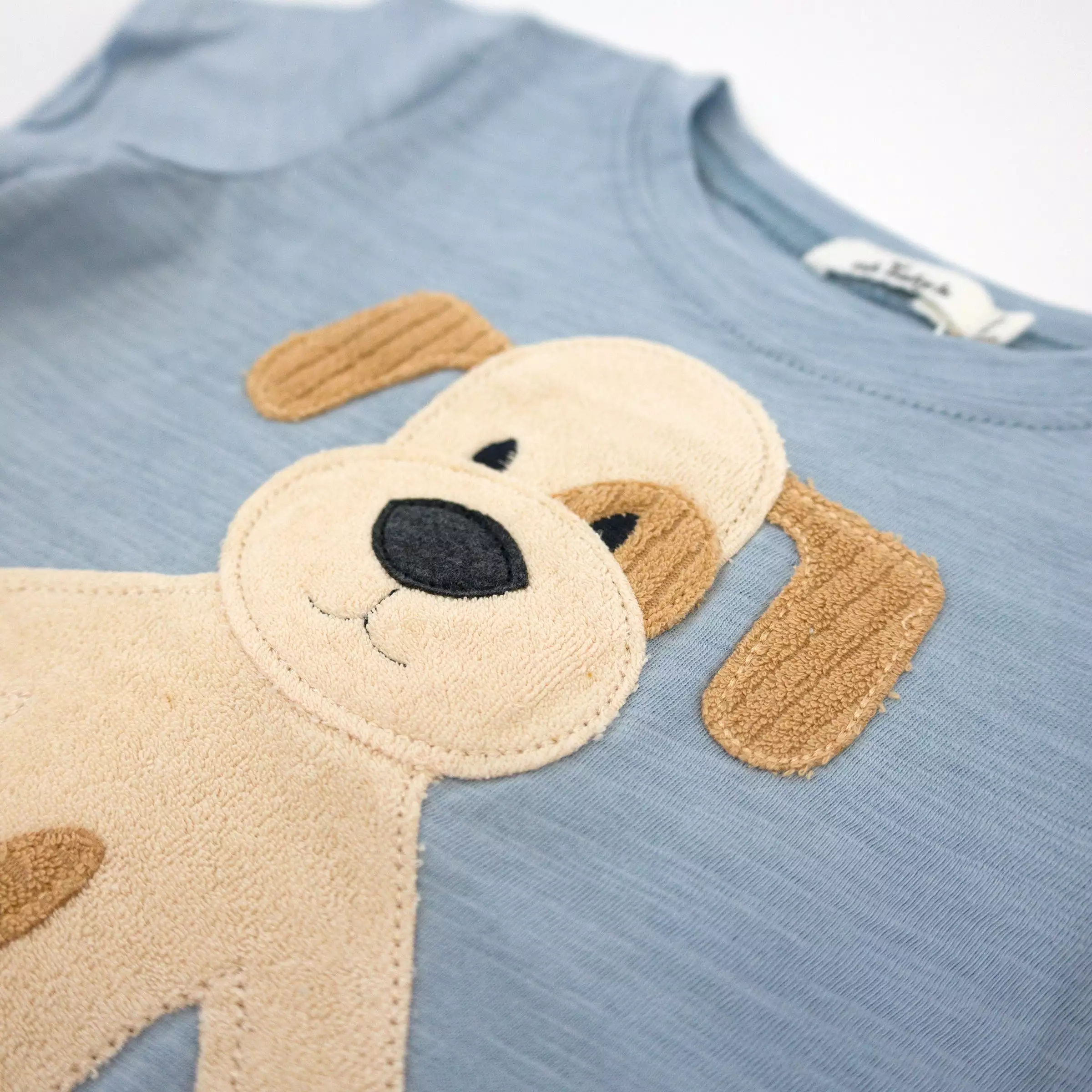 baby Raw Edge Tee Large Puppy Mist Natural Applique Fog