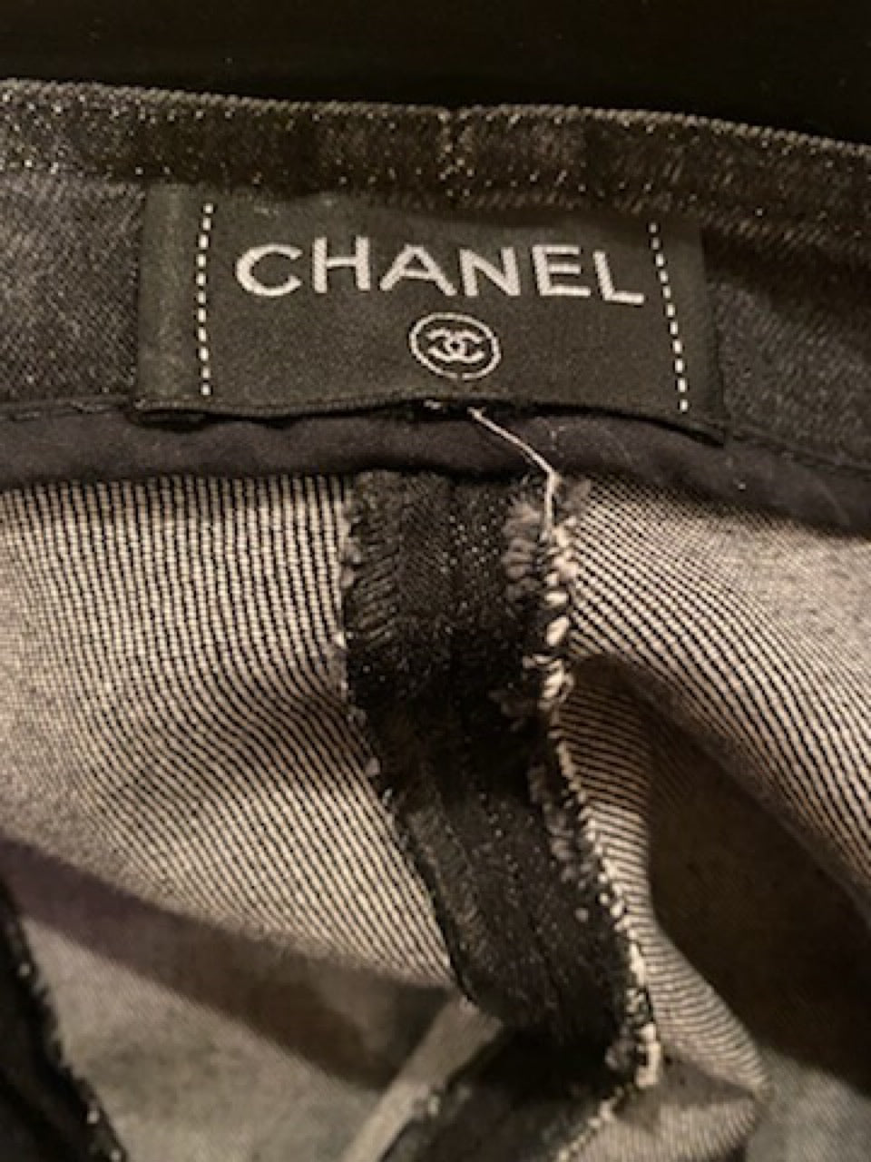 Chanel 2016 Paris-Rome Metiers D' Art Black Denim Skinny Jeans Pants FR 38 US 4