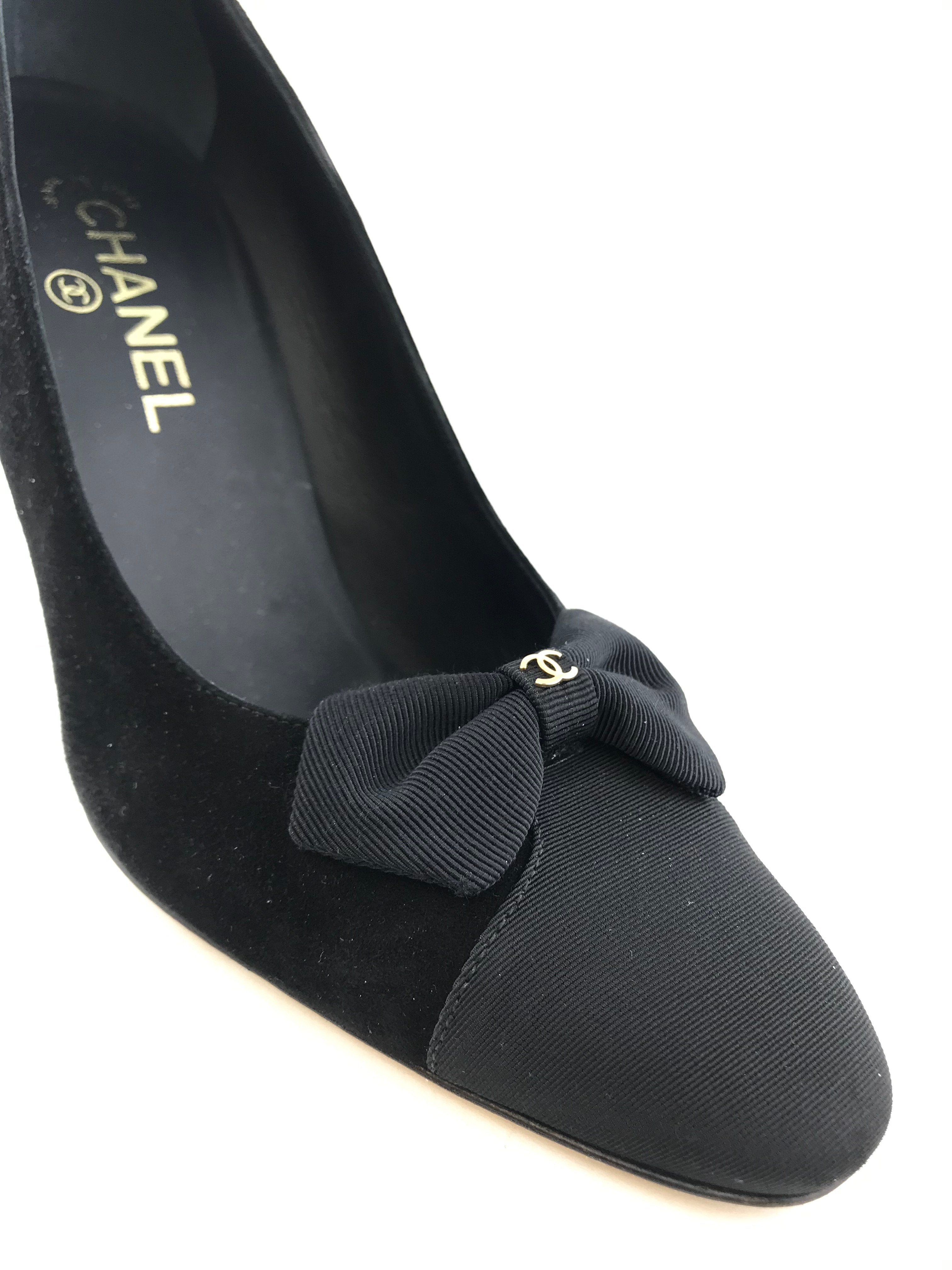 Chanel Suede Grosgrain Cap Toe Bow Pumps - Size 10 | 15k