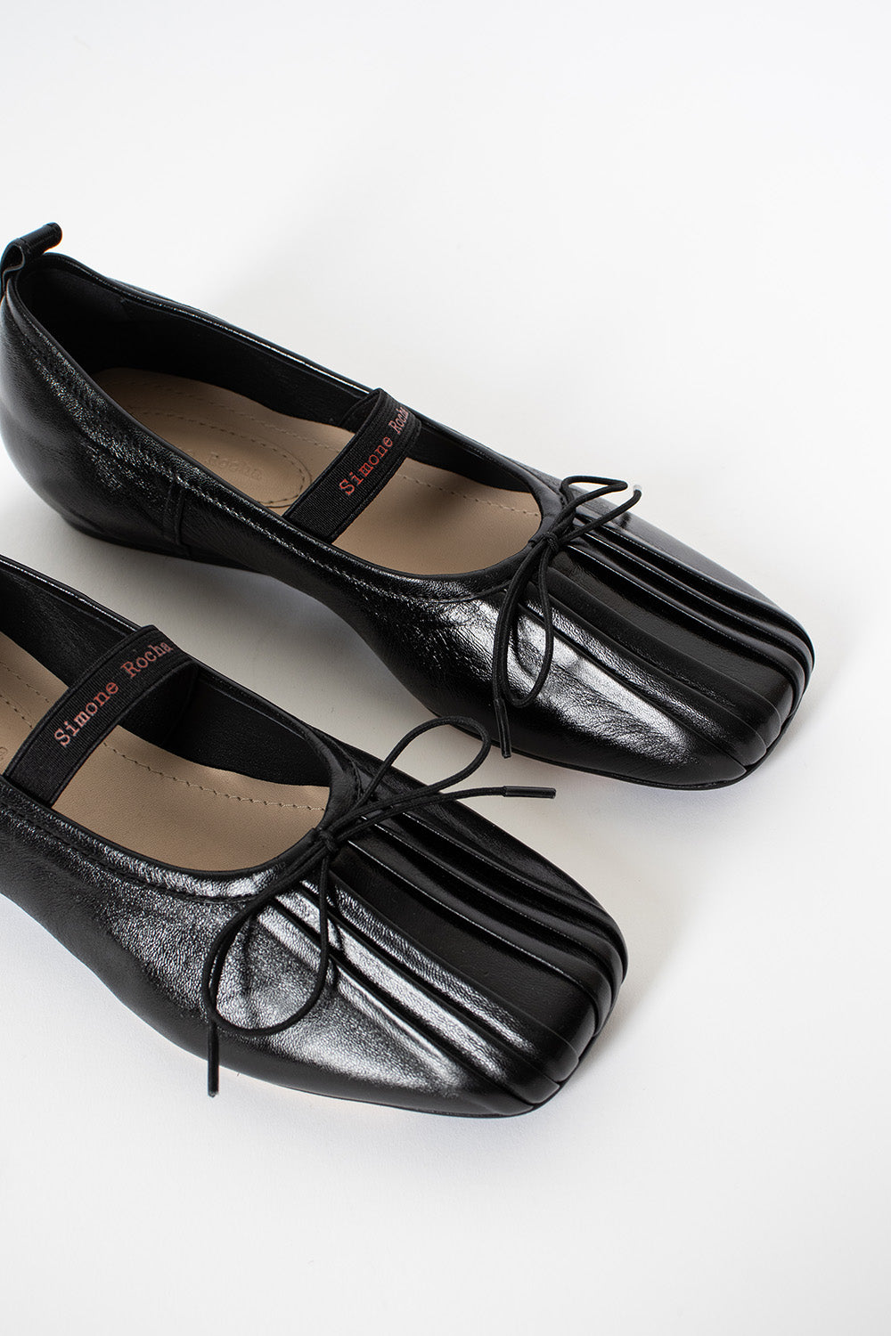 Classic Pleated Ballet Flats in Black