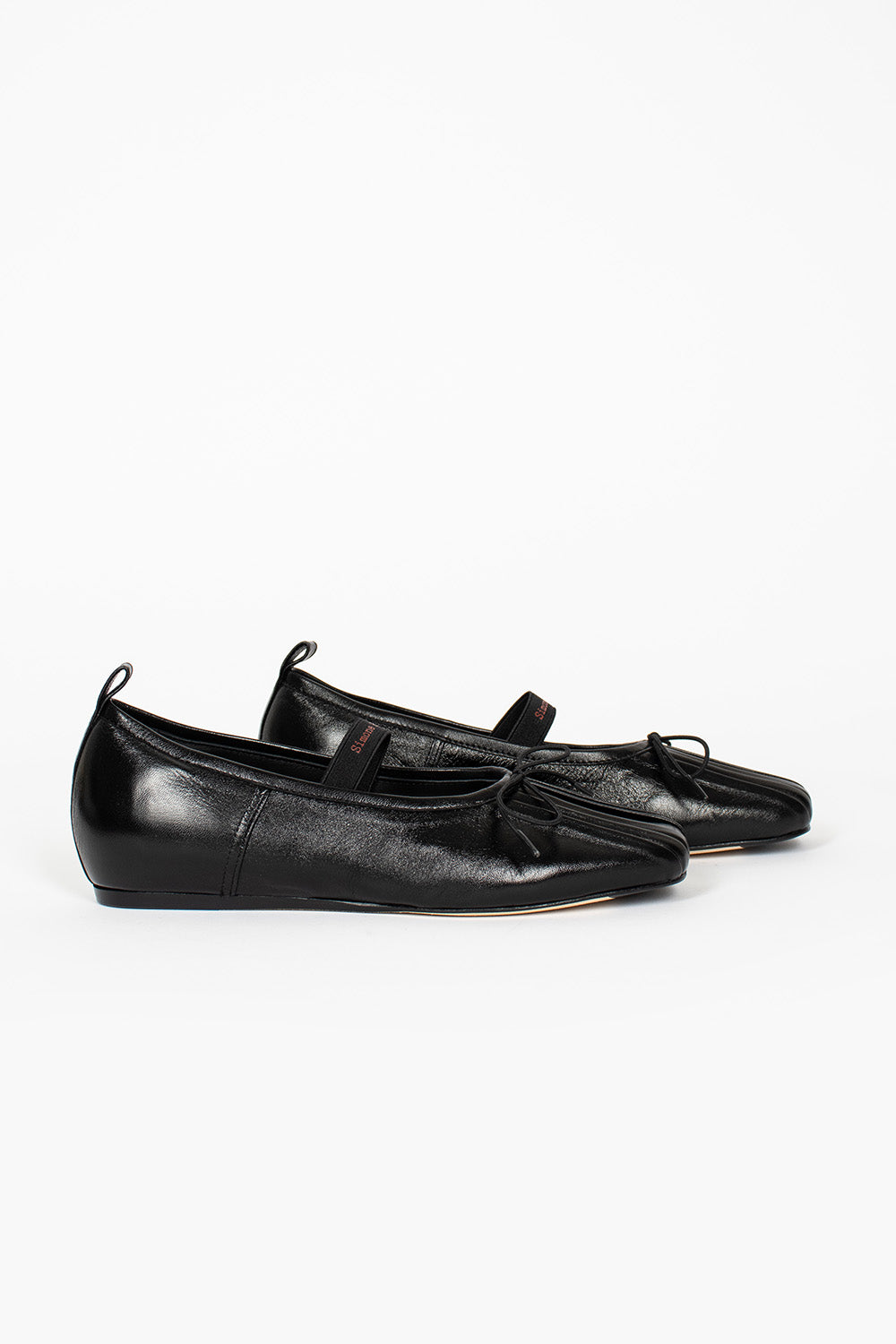 Classic Pleated Ballet Flats in Black