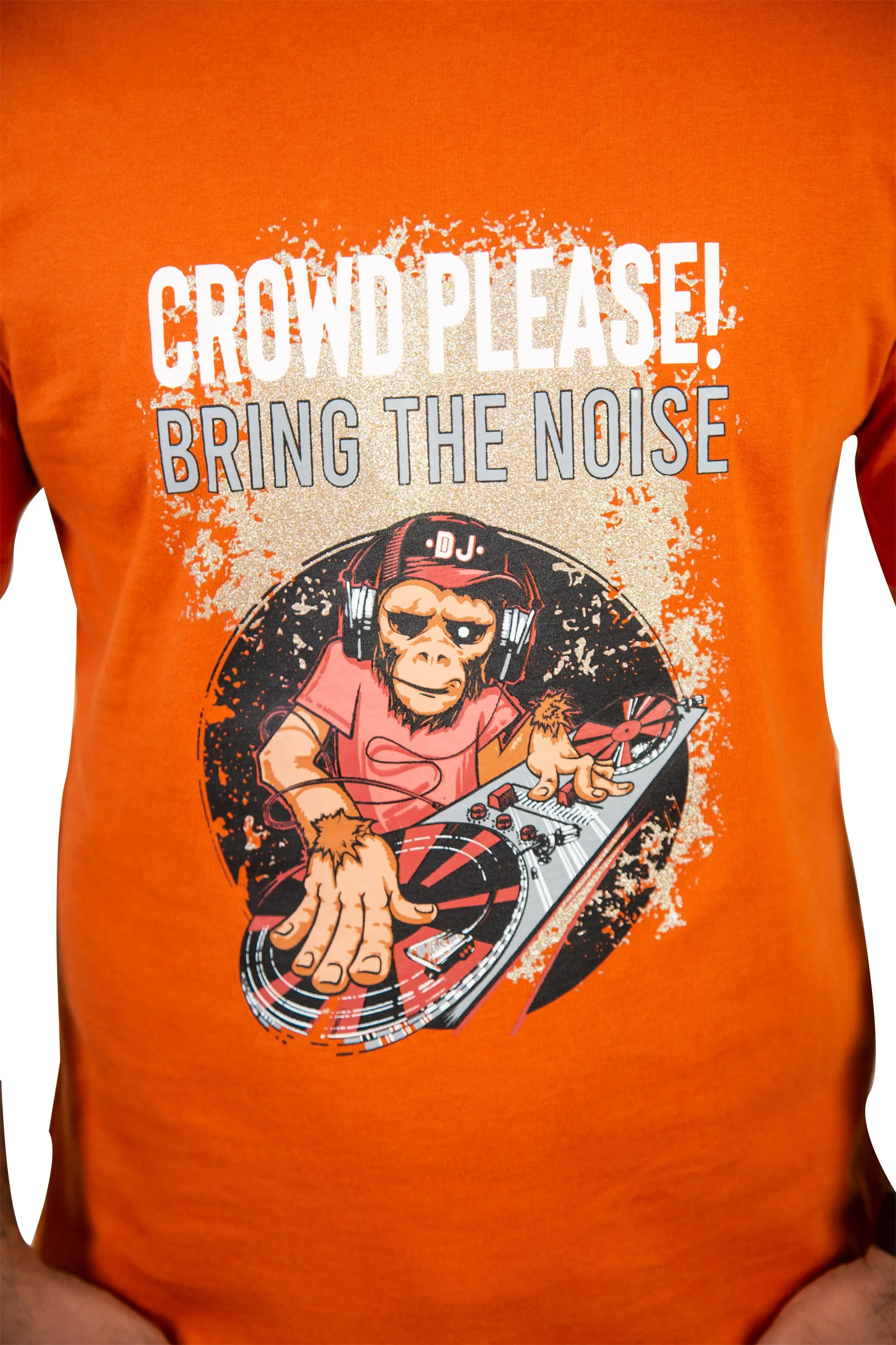 Crowd Pleaser Crewneck T-shirt in Cotton Material