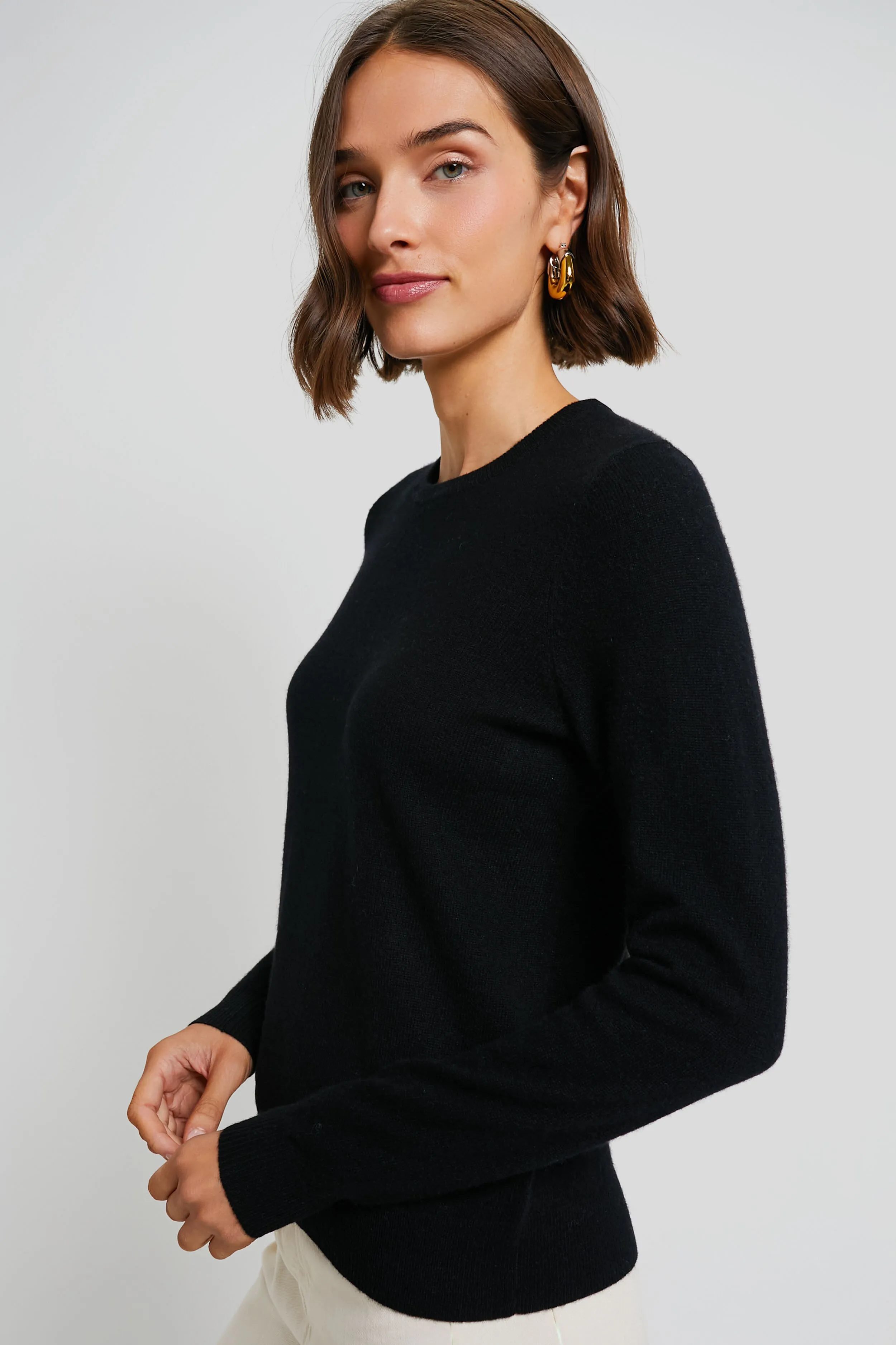 Luxurious Black Cashmere Crewneck Sweater