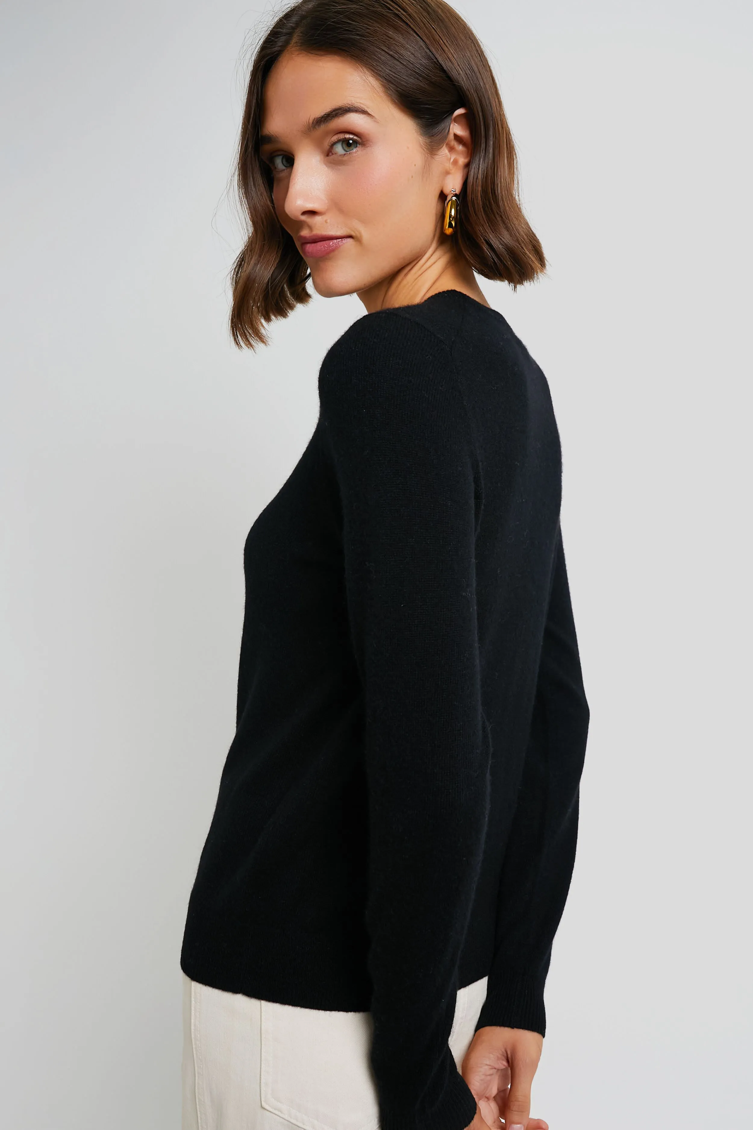 Luxurious Black Cashmere Crewneck Sweater