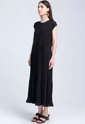 Pleated Hem Sleeveless Dress - Google SEO friendly result: Stylish Sleeveless Pleated Dress with Hem Detail