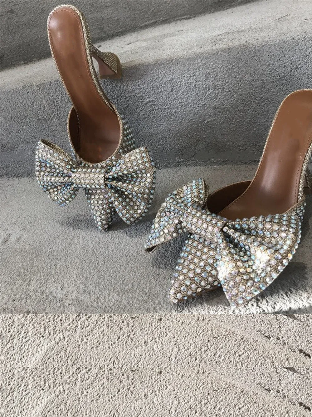 Bow high heel pumps