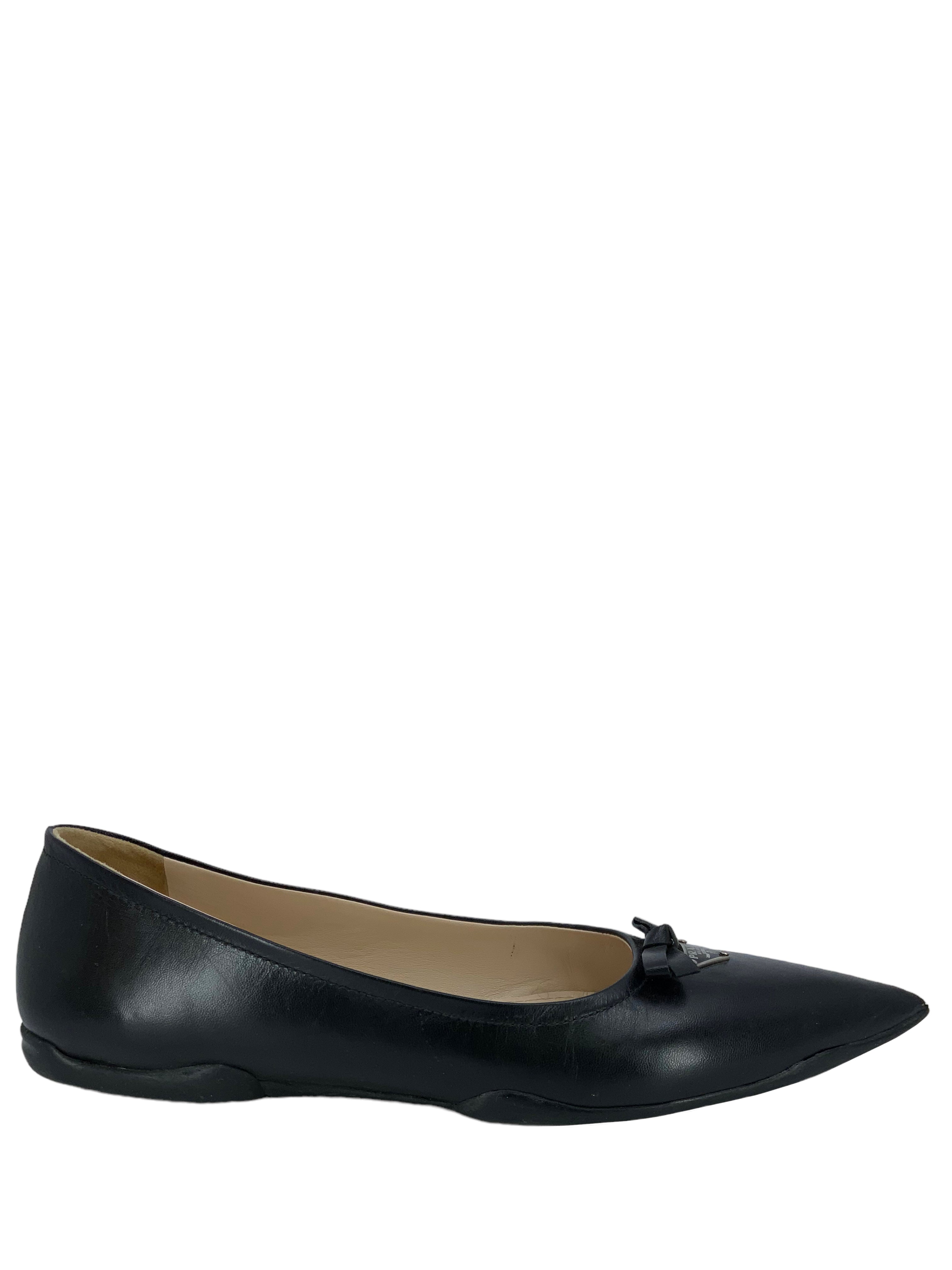 Prada leather point toe bow flats, size 7