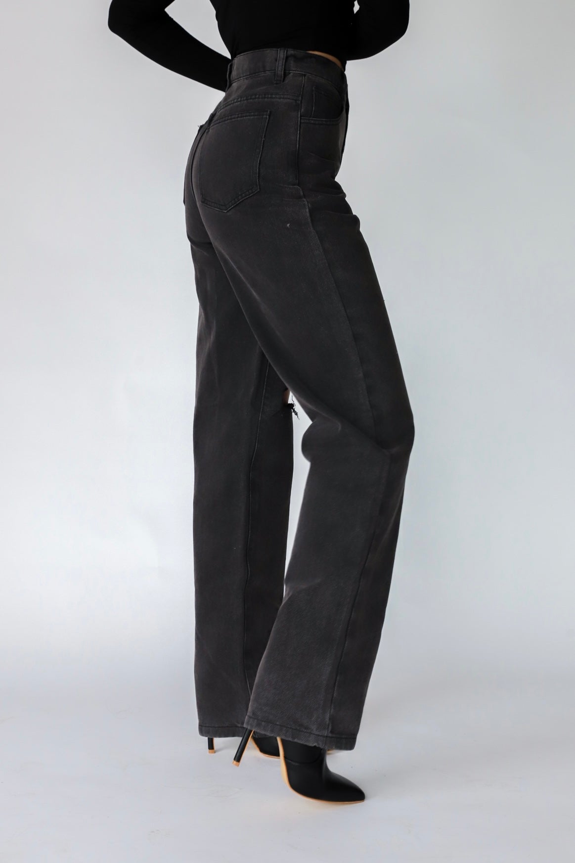 Slit Denim: A Perfect Choice for Fashion-Forward Individuals