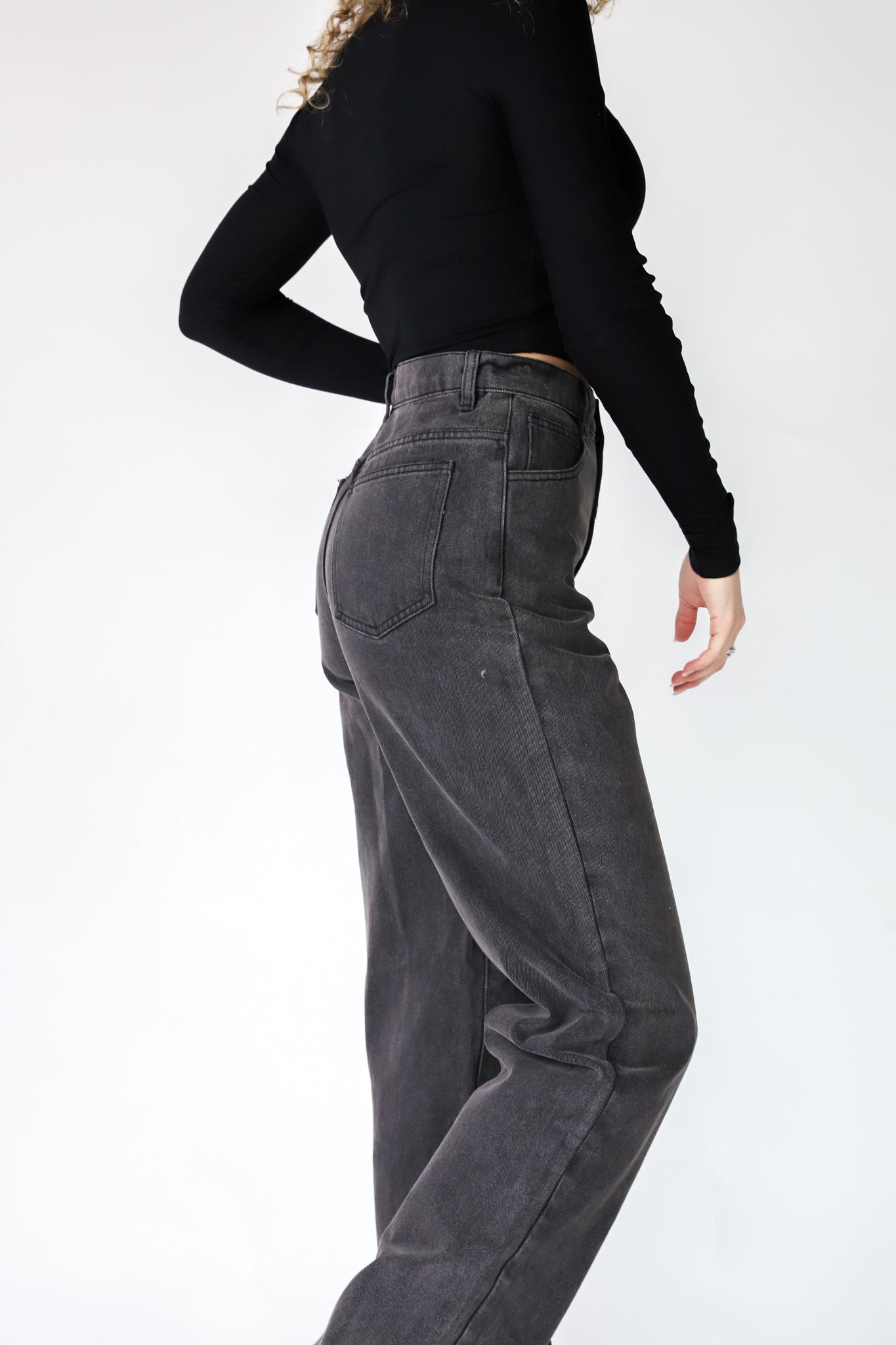 Slit Denim: A Perfect Choice for Fashion-Forward Individuals