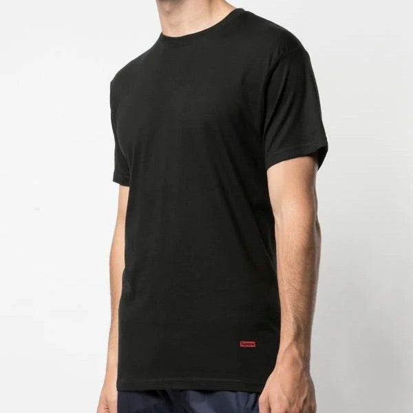 SUPREME HANES Black Tagless Tee 3-Pack